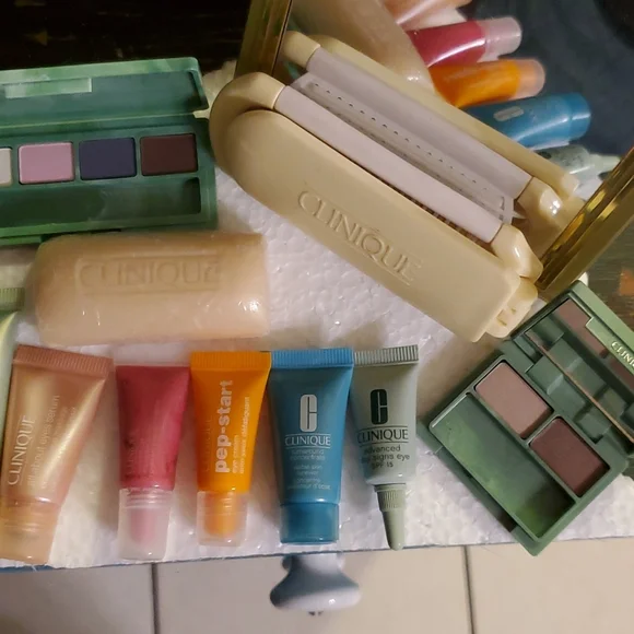 Clinique Travel Products - Picture 2 of 9